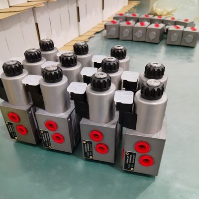 Valvola solenoide idraulica a 6 vie 2 posizioni con sei porte d'olio e manifold di valvola di collegamento DT04-2P