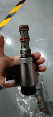 Valvola di solenoide direzionale per controllo del flusso idraulico